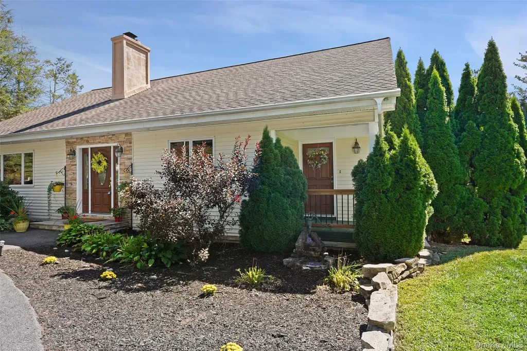 10 Chestnut Drive Mahopac NY 10541