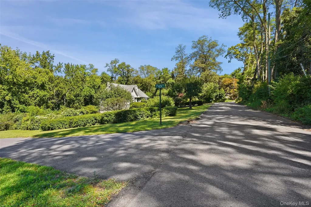 10 Chestnut Drive Mahopac NY 10541