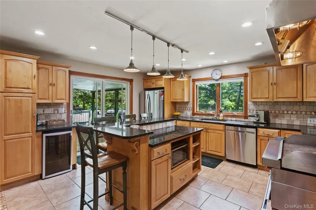 10 Chestnut Drive Mahopac NY 10541