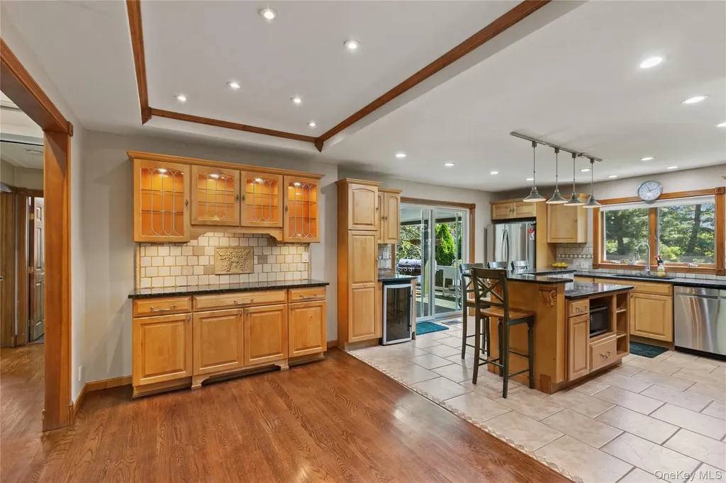 10 Chestnut Drive Mahopac NY 10541