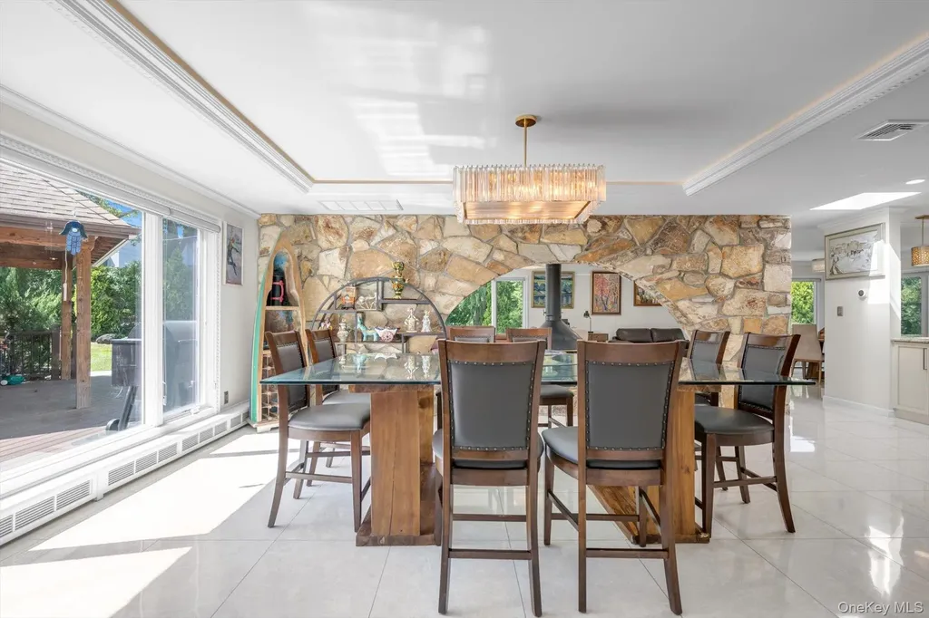 10 Macy Drive Hewlett Bay Park NY 11557