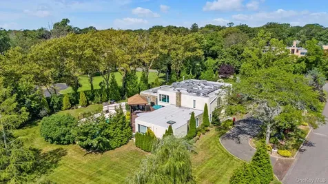 10 Macy Drive Hewlett Bay Park NY 11557