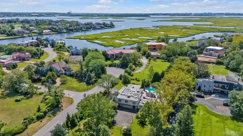 10 Macy Drive Hewlett Bay Park NY 11557