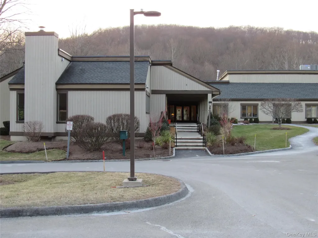 604 Heritage Hills Somers NY 10589