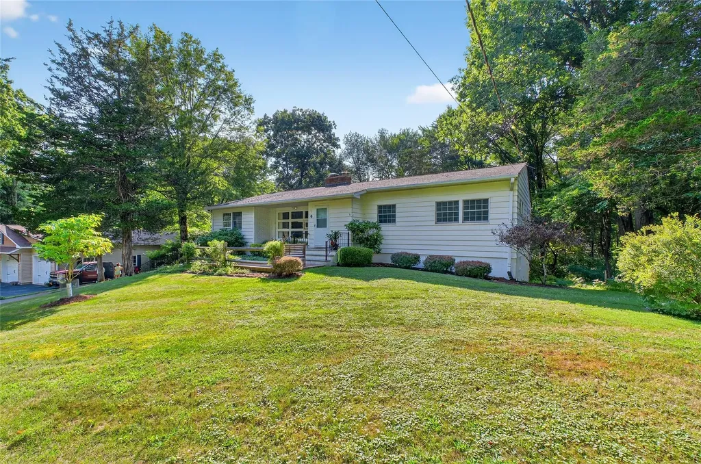 7 Oak Bend Road Poughkeepsie NY 12603