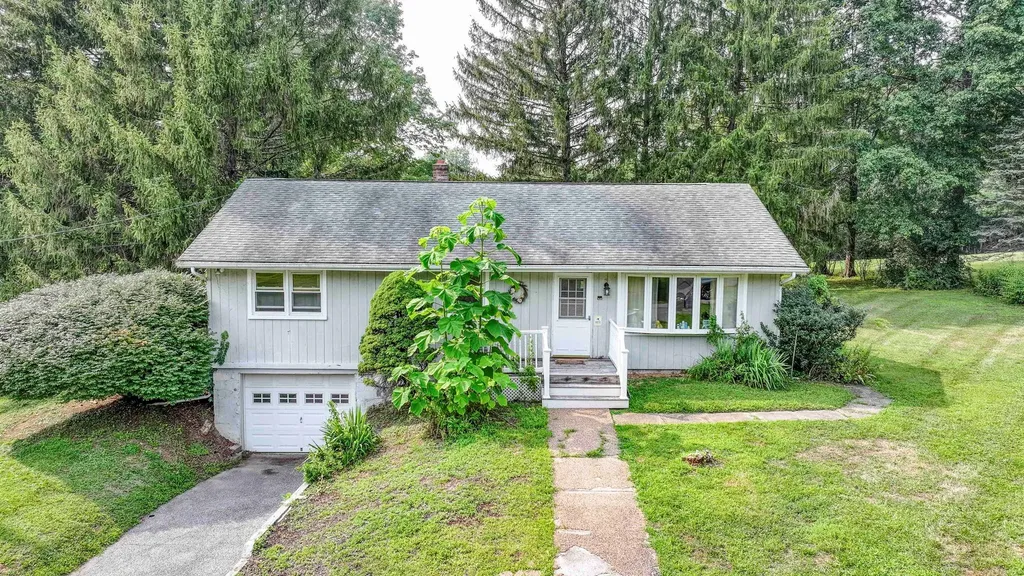 13 White Oak Terrace Campbell Hall NY 10916