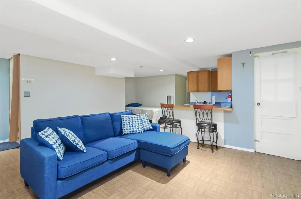 742 E 58th Street Brooklyn NY 11234