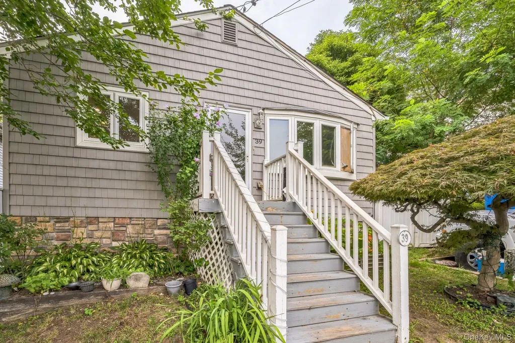 39 Willow Road Rocky Point NY 11778