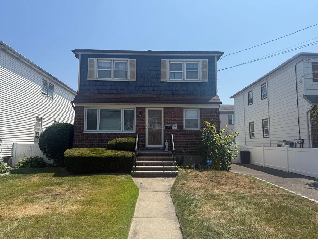 110 Evergreen Avenue Lynbrook NY 11563