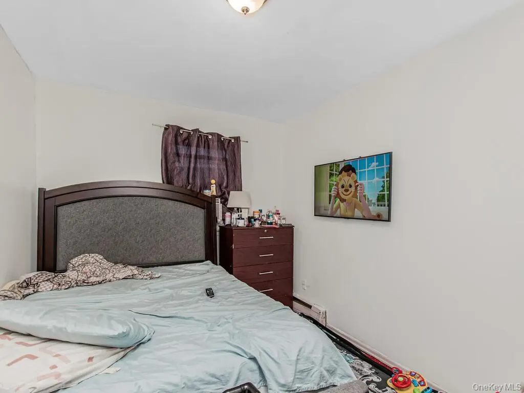 3863 Laconia Avenue Bronx NY 10469