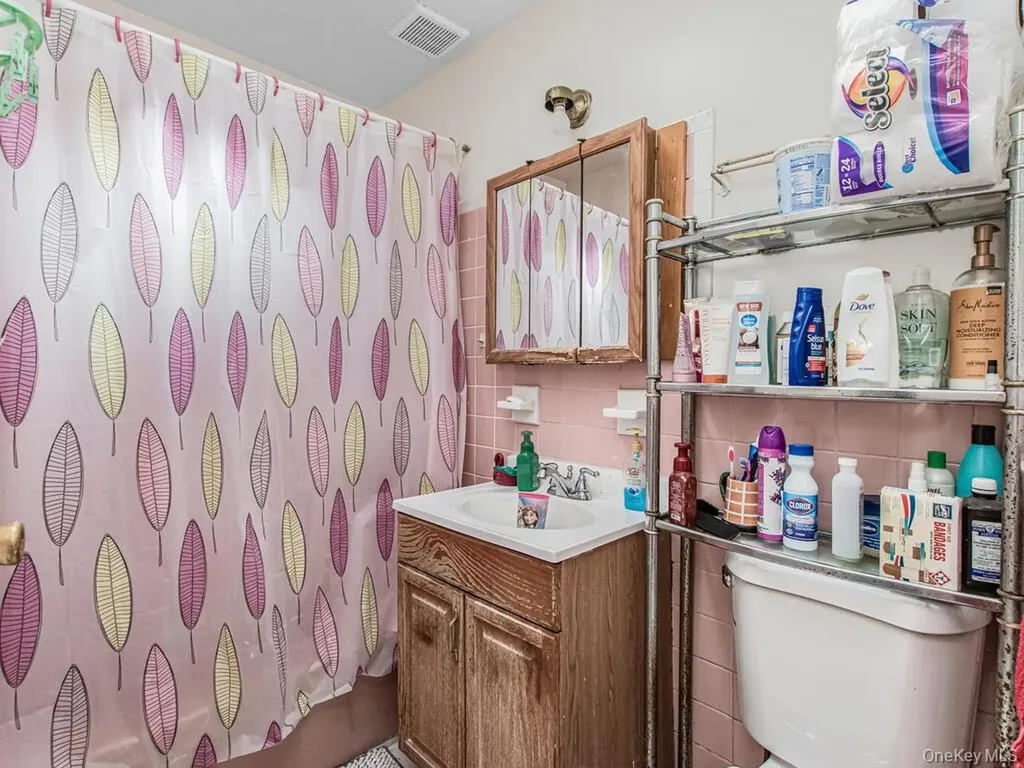 3863 Laconia Avenue Bronx NY 10469