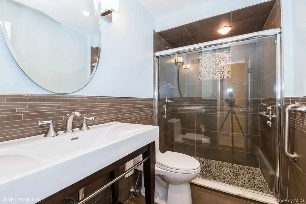 835 Barberry Lane Woodsburgh NY 11598