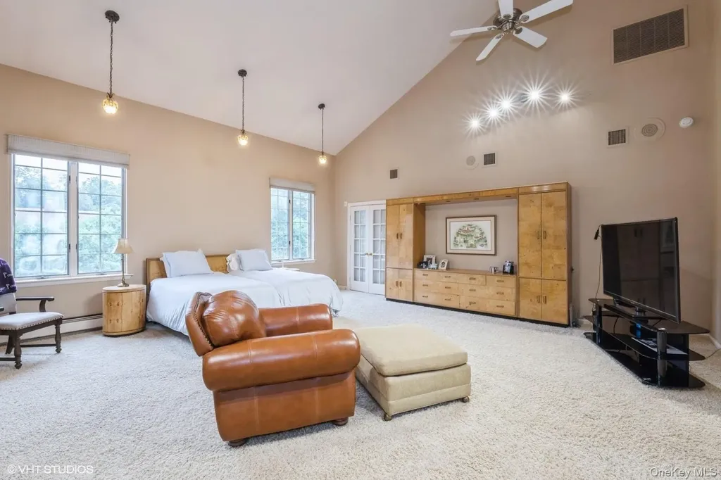 835 Barberry Lane Woodsburgh NY 11598