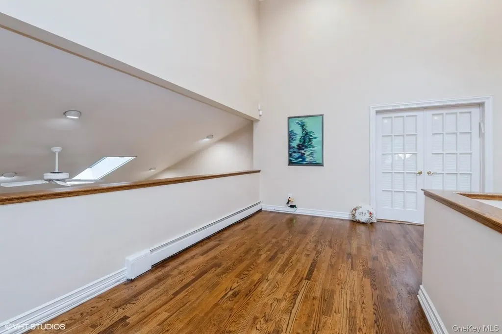 835 Barberry Lane Woodsburgh NY 11598