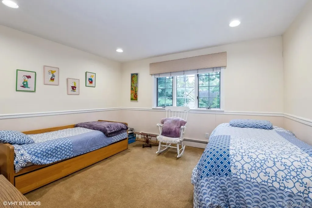 835 Barberry Lane Woodsburgh NY 11598