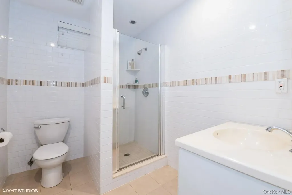 835 Barberry Lane Woodsburgh NY 11598