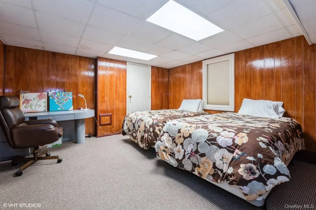 835 Barberry Lane Woodsburgh NY 11598