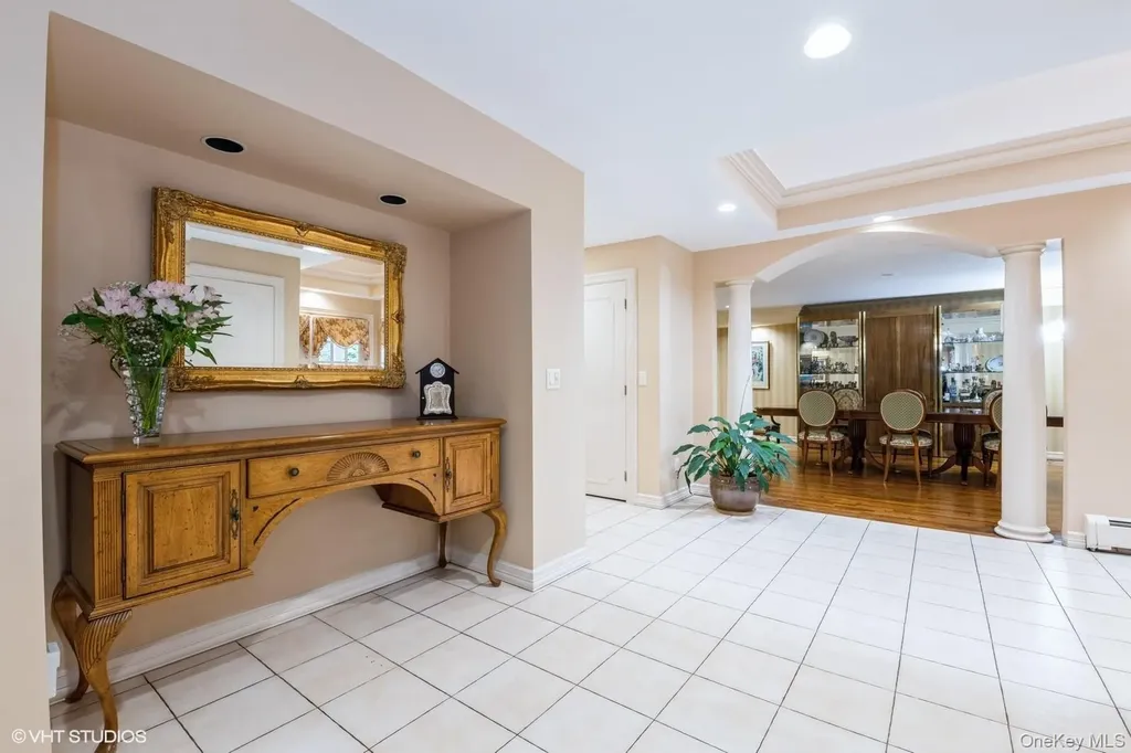 835 Barberry Lane Woodsburgh NY 11598