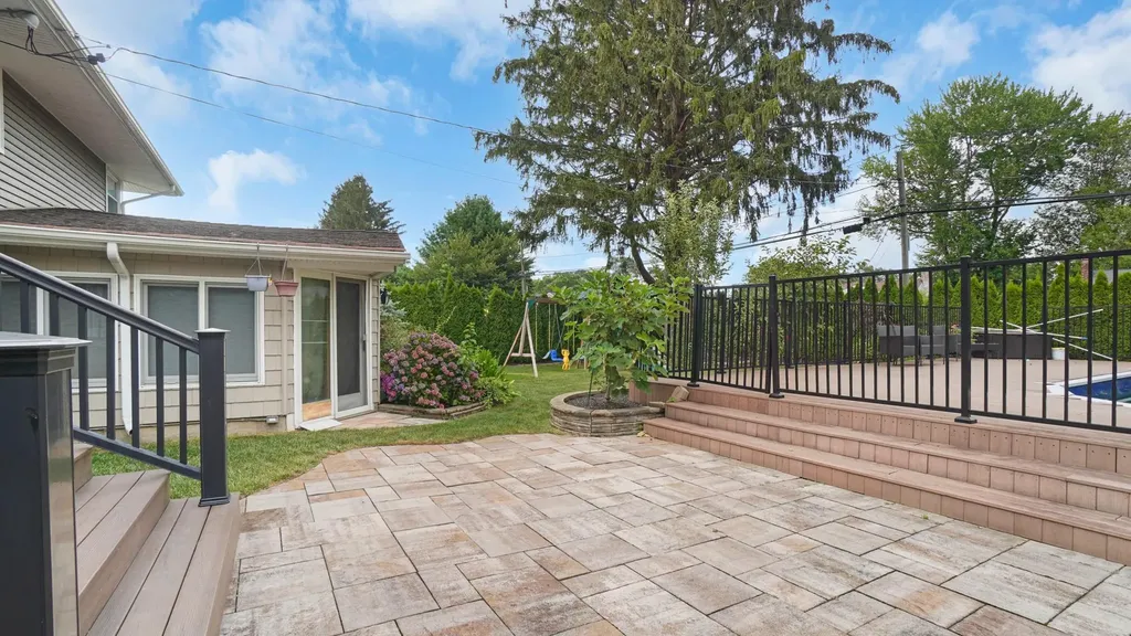 5 Crabapple Lane Commack NY 11725