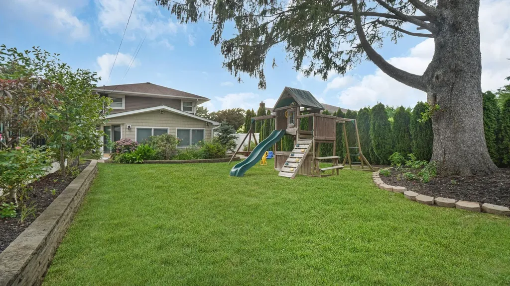 5 Crabapple Lane Commack NY 11725