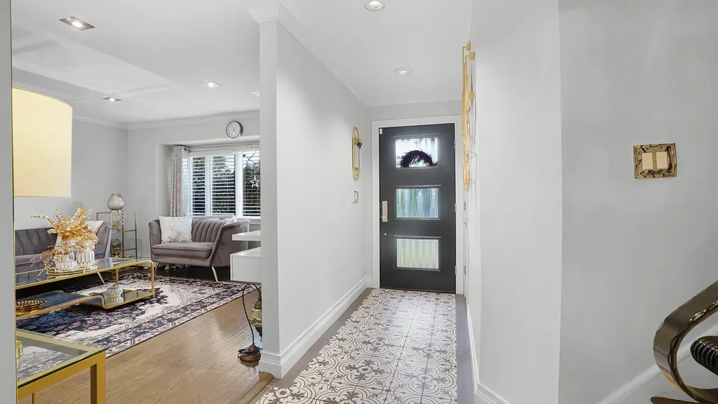 5 Crabapple Lane Commack NY 11725