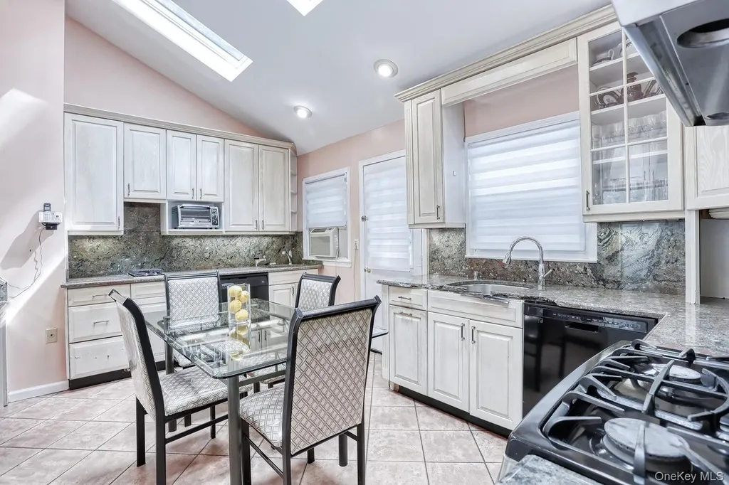 84 College Road Monsey NY 10952