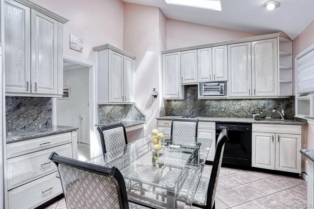 84 College Road Monsey NY 10952