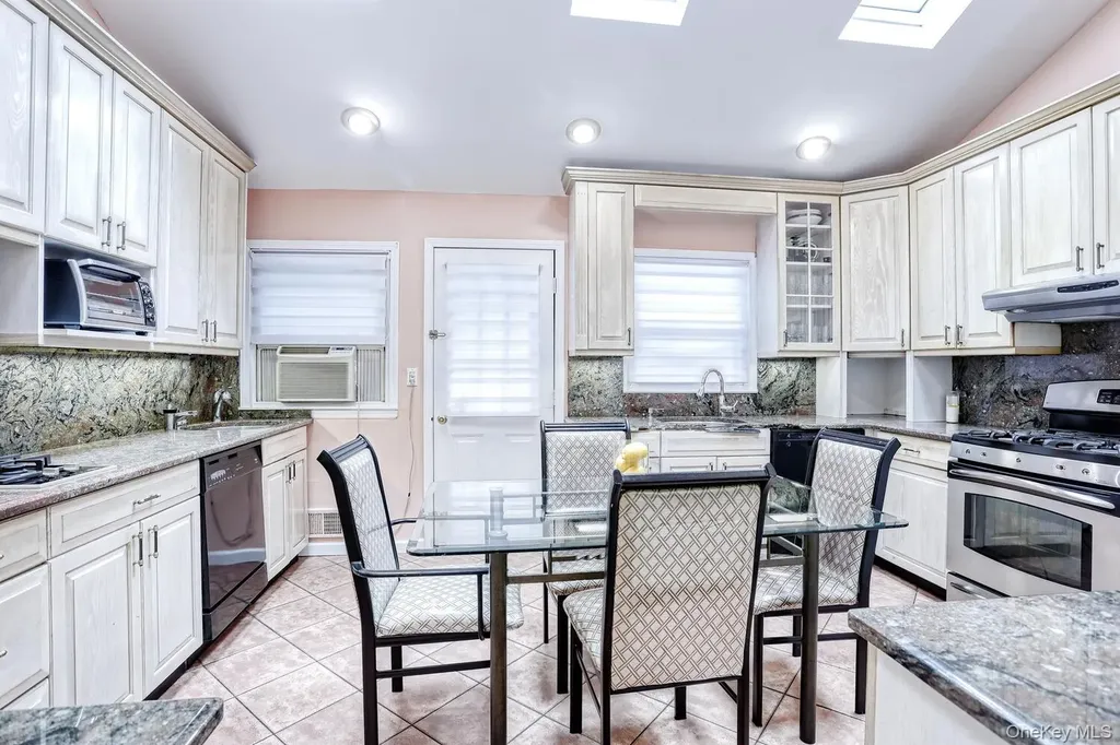 84 College Road Monsey NY 10952