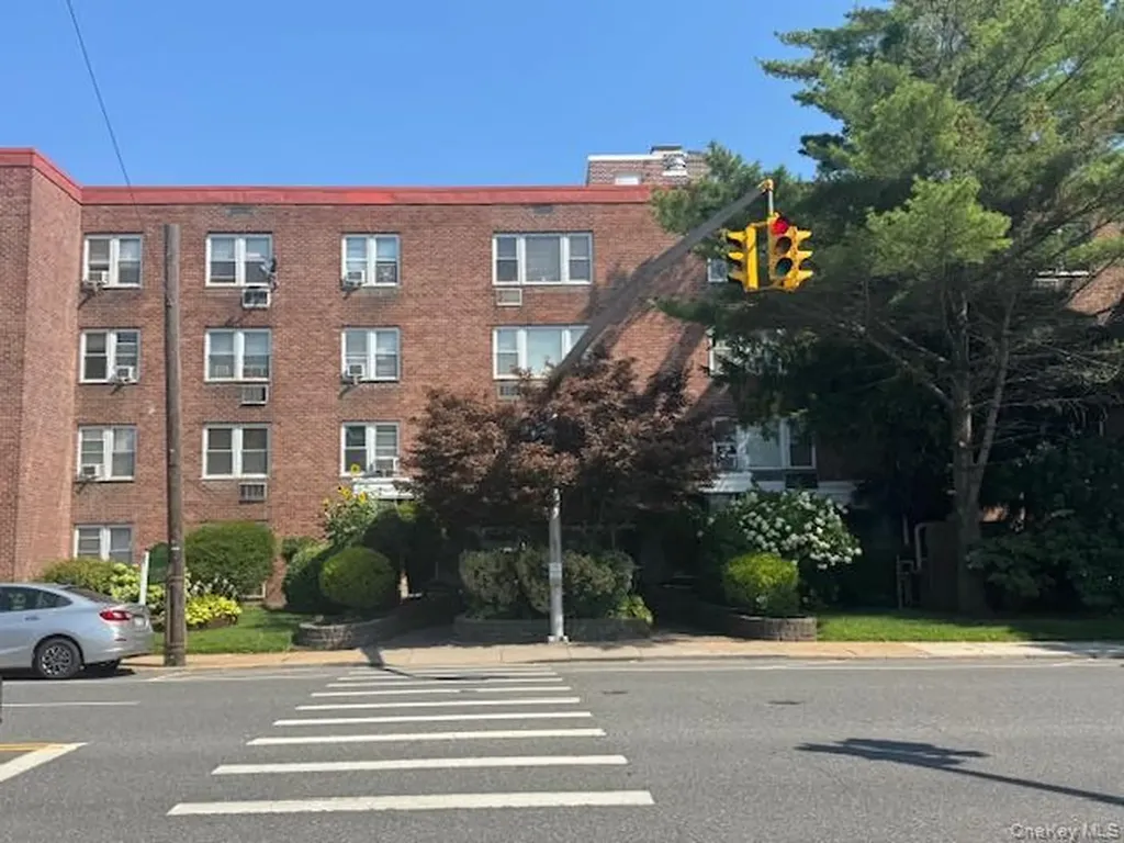 250 W Merrick Road Freeport NY 11520