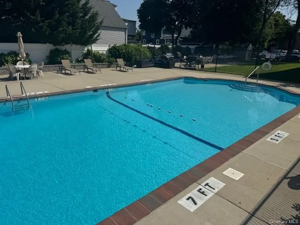 250 W Merrick Road Freeport NY 11520
