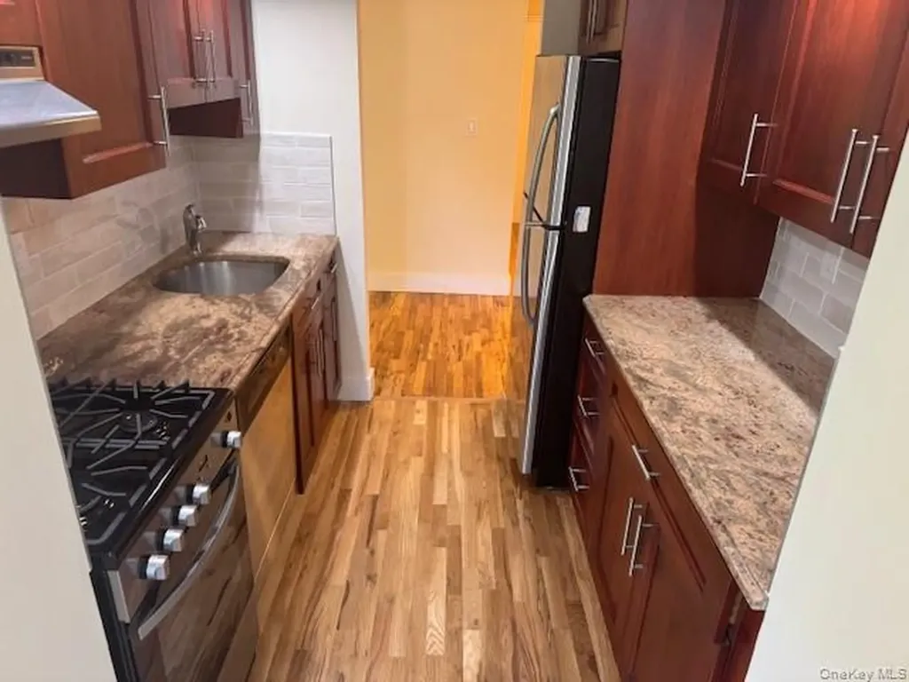 250 W Merrick Road Freeport NY 11520