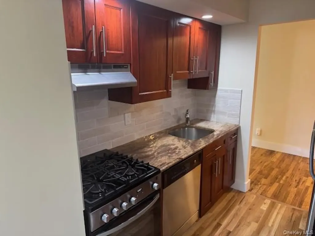 250 W Merrick Road Freeport NY 11520