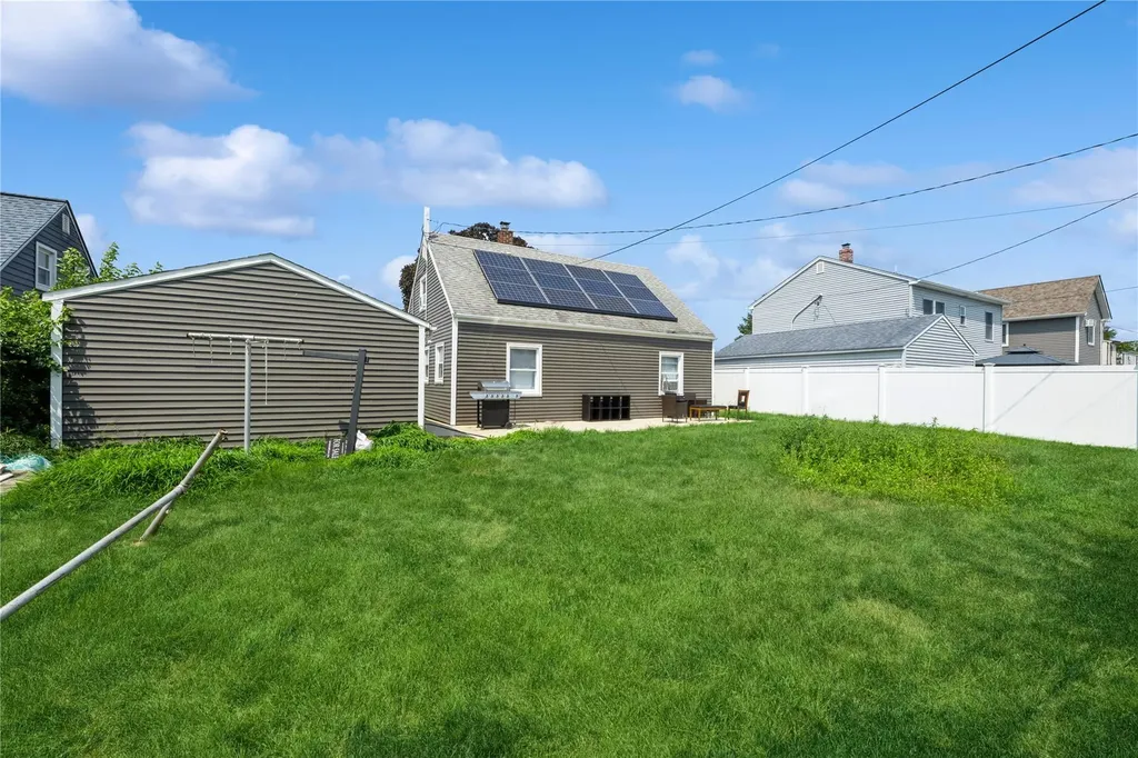 14 Glade Lane Levittown NY 11756