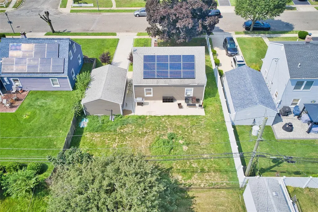14 Glade Lane Levittown NY 11756