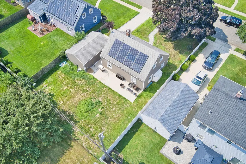 14 Glade Lane Levittown NY 11756