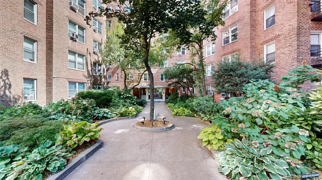 800 Grand Concourse Bronx NY 10451