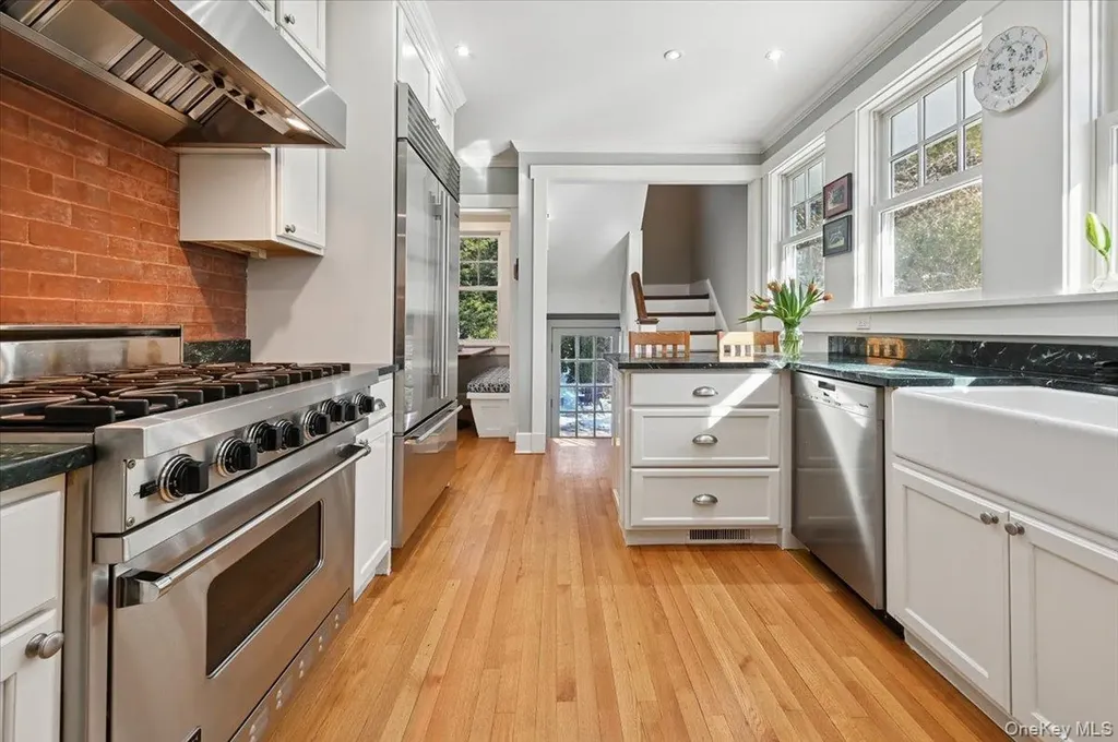 31 Emerson Road Larchmont NY 10538