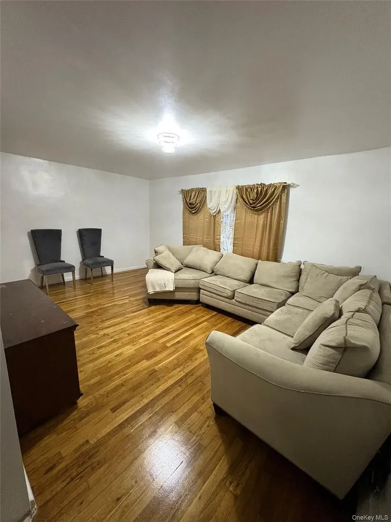 269 Balcom Avenue Bronx NY 10465