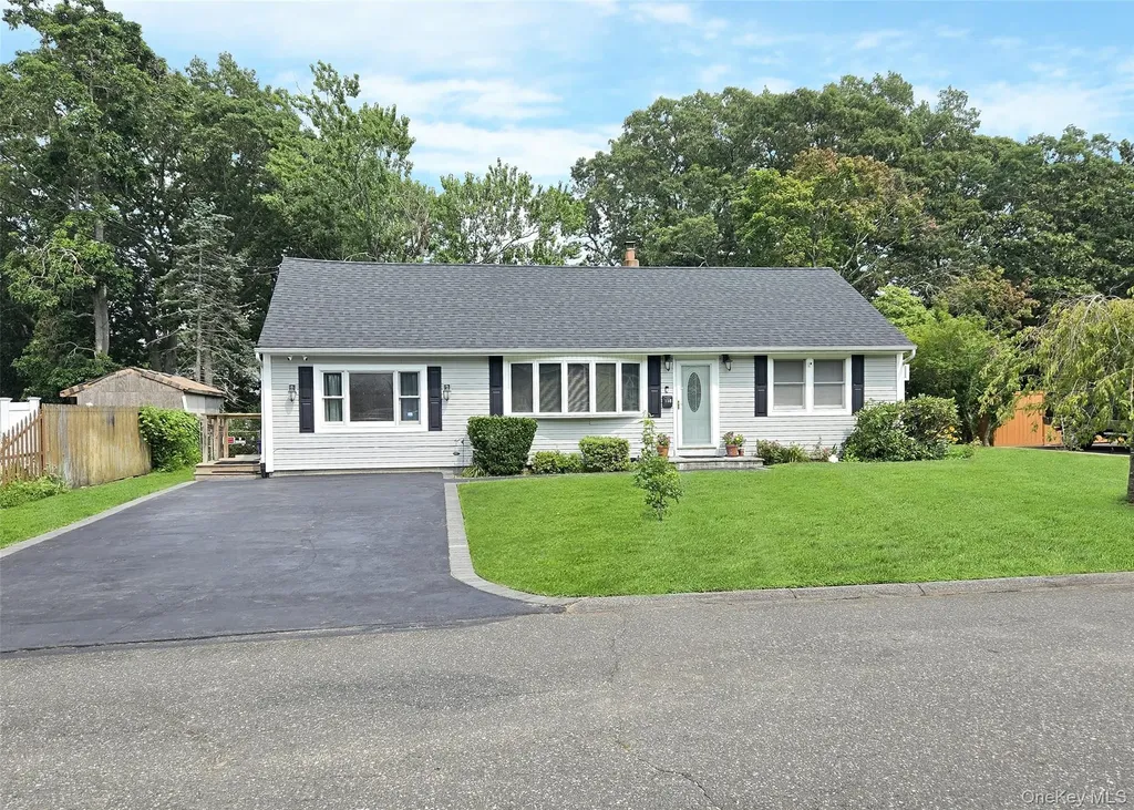 158 Noel Drive Centereach NY 11720