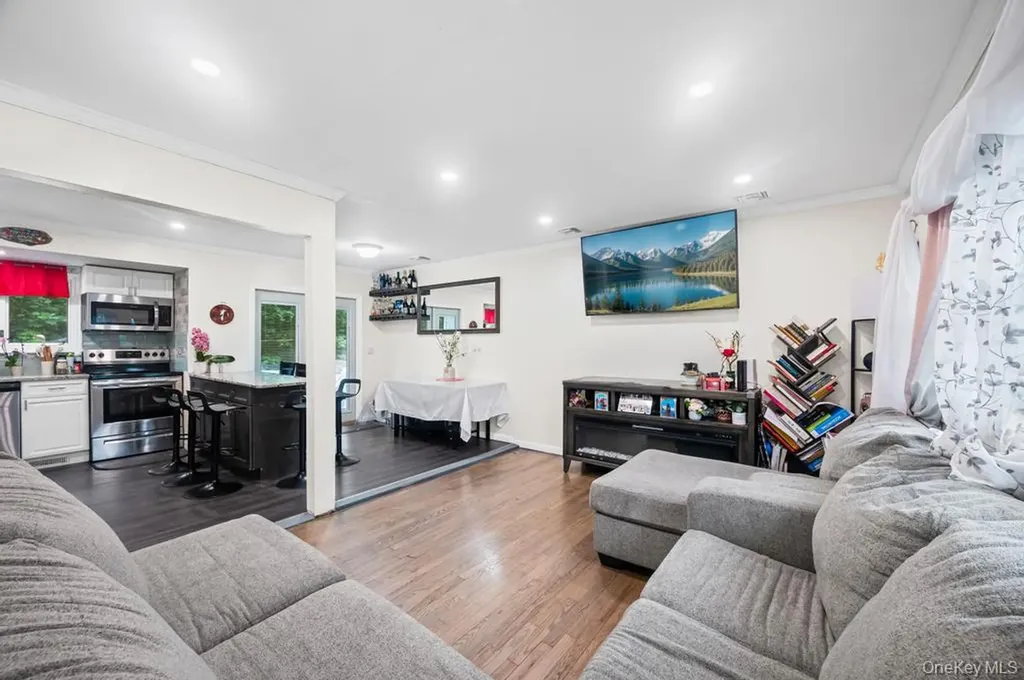 3115 Heather Avenue Medford NY 11763