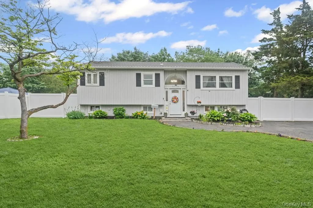 3115 Heather Avenue Medford NY 11763
