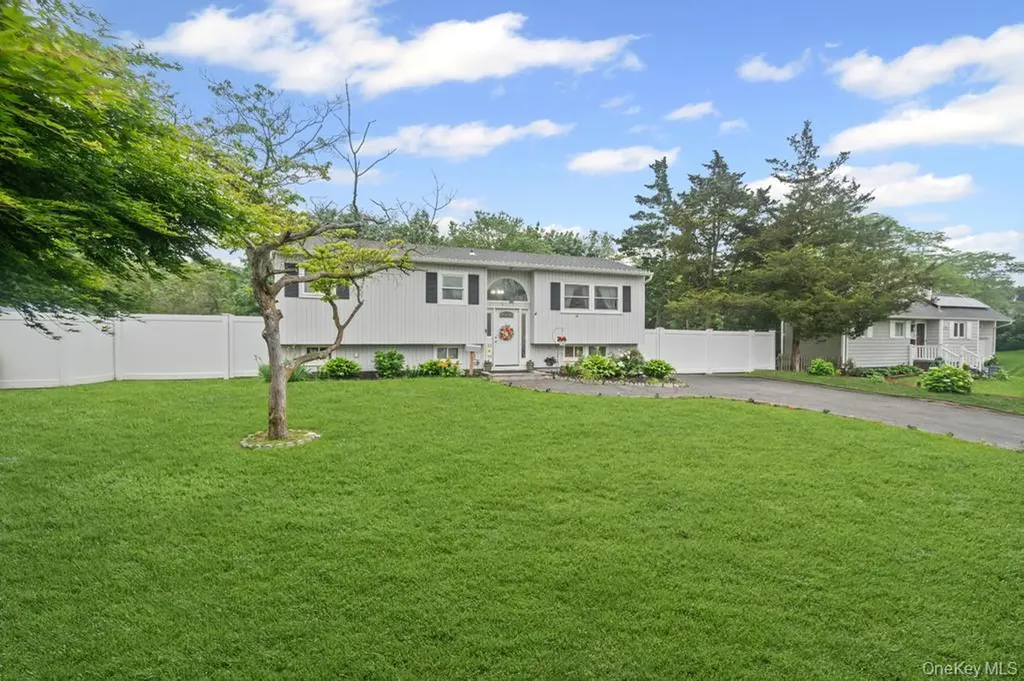 3115 Heather Avenue Medford NY 11763