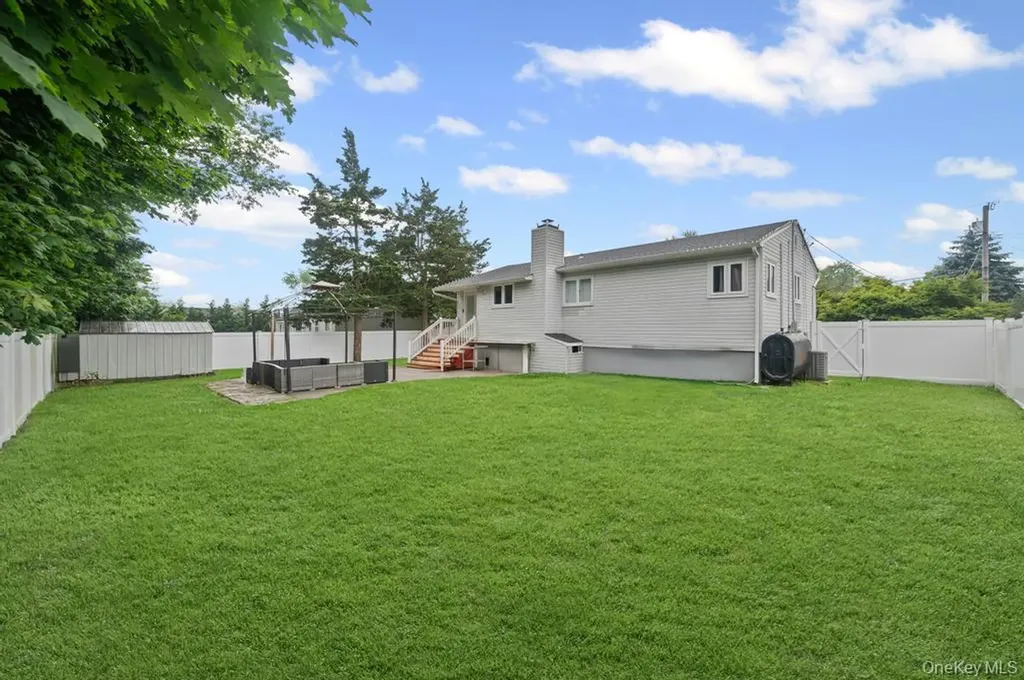 3115 Heather Avenue Medford NY 11763