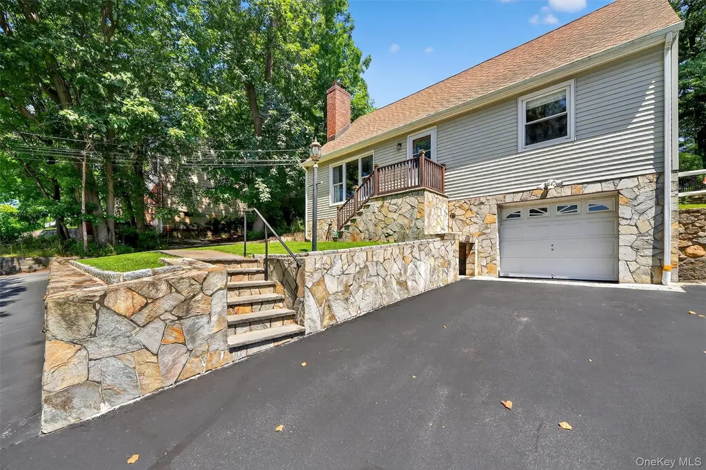 34 Custis Avenue White Plains NY 10603