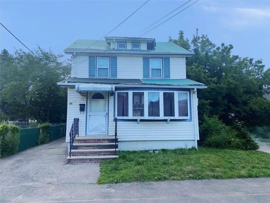 1 Lewis Place Lynbrook NY 11563