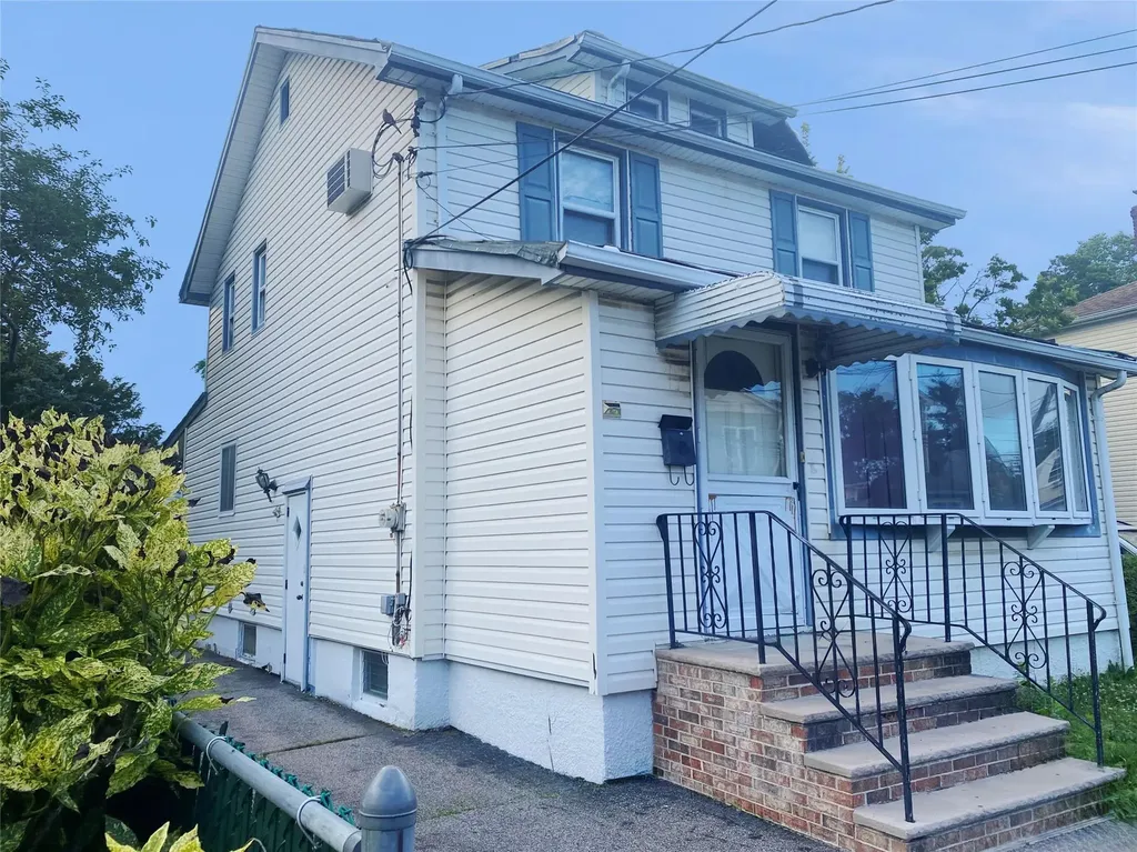 1 Lewis Place Lynbrook NY 11563
