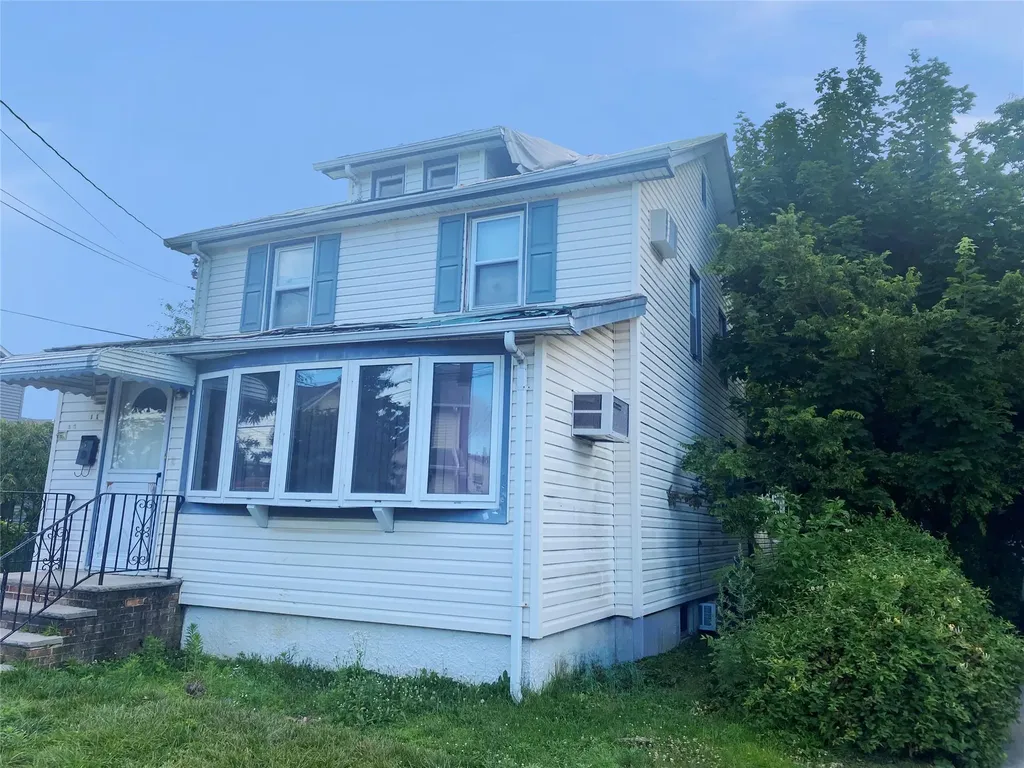 1 Lewis Place Lynbrook NY 11563