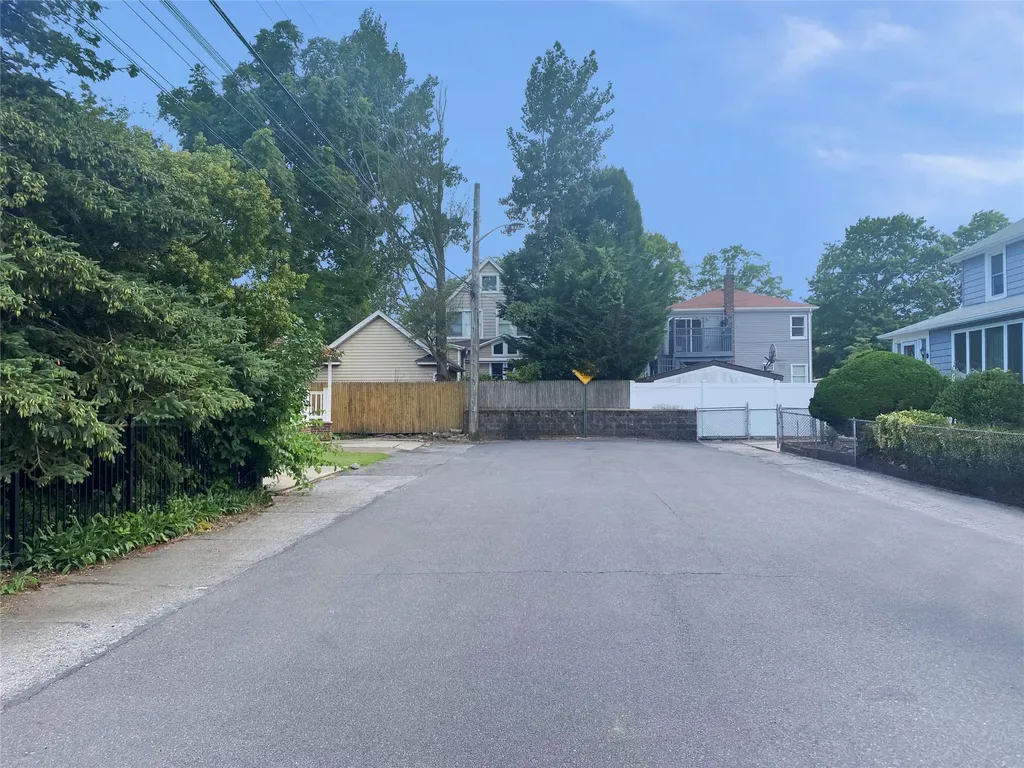 1 Lewis Place Lynbrook NY 11563