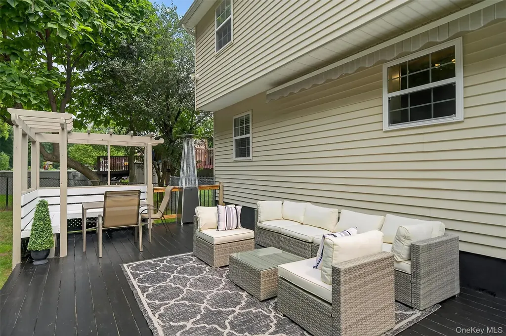 38 Wavey Willow Lane Montgomery NY 12549