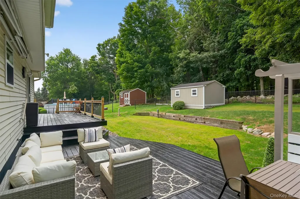 38 Wavey Willow Lane Montgomery NY 12549